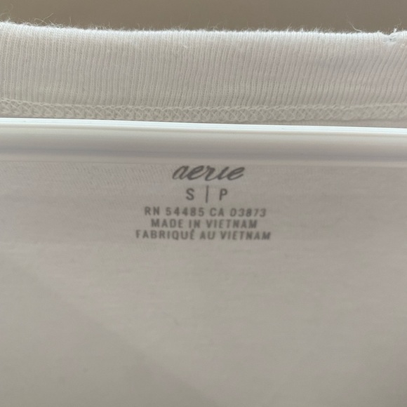 Aerie tshirts 4 for $50.00!!! - Picture 4 of 6